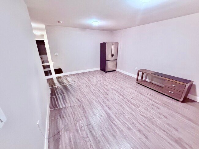 18108 61 Av in Surrey, BC - Building Photo - Building Photo