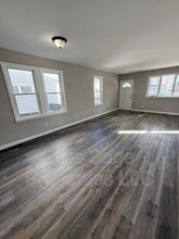 105 W Broadway Ave in Clifton Heights, PA - Building Photo - Building Photo