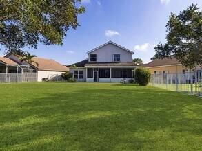 7782 Hoffy Cir in Greenacres, FL - Foto de edificio - Building Photo