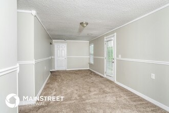 7001 Matthews Rd in Louisville, KY - Building Photo - Building Photo