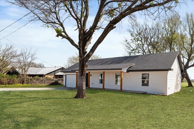 311 Church St in Collinsville, TX - Building Photo - Building Photo