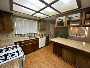 1409 Sylvia Dr in Bakersfield, CA - Building Photo - Building Photo