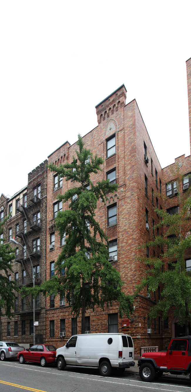 Lorraine Court in New York, NY - Foto de edificio - Building Photo