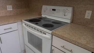 400 SW 134th Way in Pembroke Pines, FL - Building Photo - Building Photo