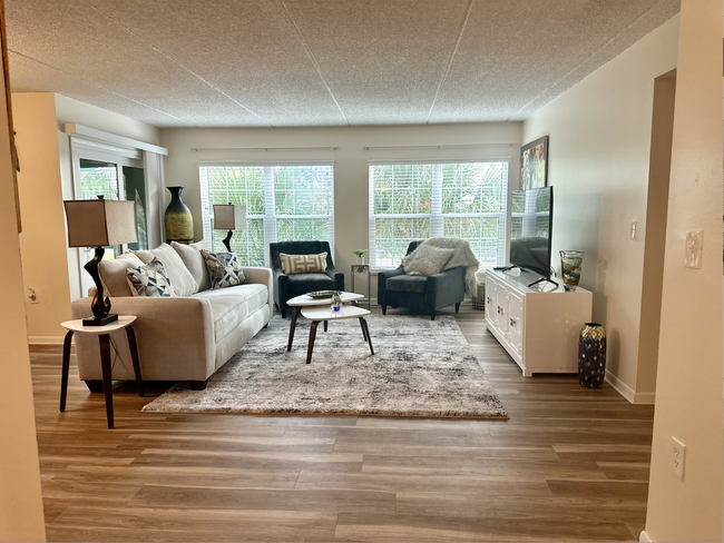 200 N Bayshore Blvd in Clearwater, FL - Building Photo - Building Photo