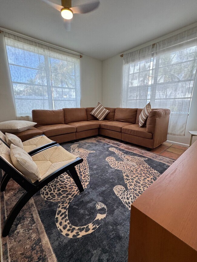 1460 Ocean Dr, Unit 208 in Miami Beach, FL - Building Photo - Building Photo