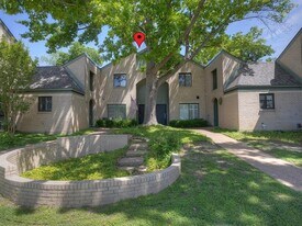 2633 McCart Ave in Fort Worth, TX - Building Photo