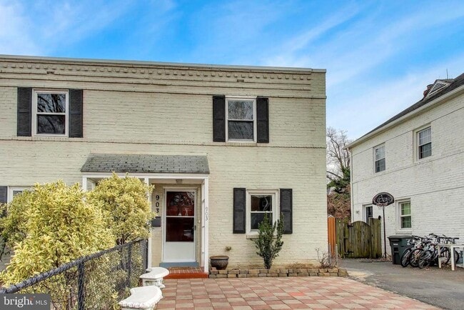 903 S Irving St in Arlington, VA - Building Photo - Building Photo