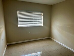 1162 Lake Terry Dr, Unit A in West Palm Beach, FL - Foto de edificio - Building Photo