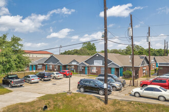 George B Lindler Plaza Apartments in Houston, TX - Building Photo - Building Photo