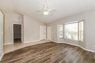 4658 Sierra Ln in Bonita Springs, FL - Building Photo - Building Photo