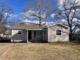 708 O St NW in Miami, OK - Building Photo