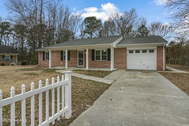 236 White Oak Blvd in Jacksonville, NC - Building Photo - Building Photo