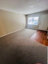 607 38th Ave NE in Columbia Heights, MN - Foto de edificio - Building Photo