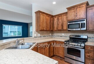 3949 SE Lone Oak St in Hillsboro, OR - Building Photo - Building Photo