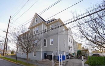 26 Ella St in Bloomfield, NJ - Foto de edificio - Building Photo