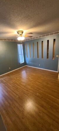 402 Woodcrest Dr photo'