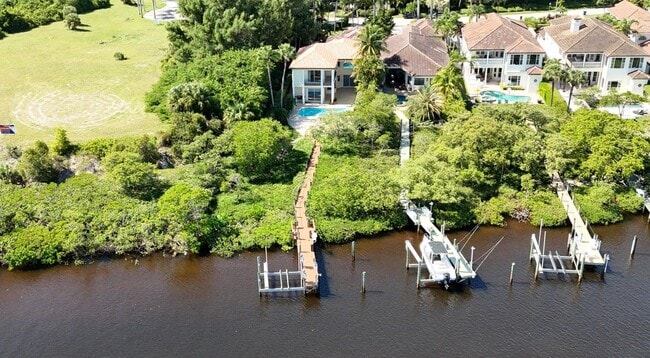 111 Fishermans Way in Jupiter, FL - Building Photo - Building Photo