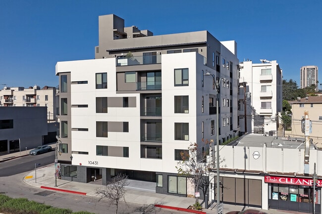 10431 Santa Monica — Modern Luxury Living in Century City in Los Angeles, CA - Foto de edificio - Building Photo