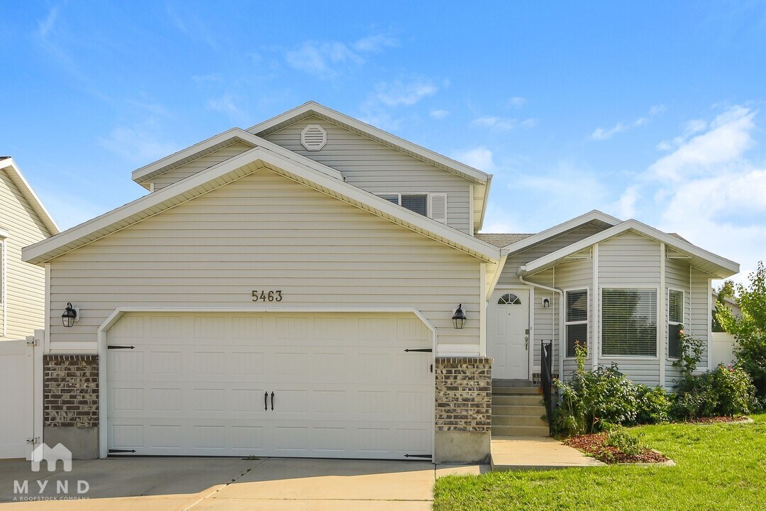 5463 Ridge Hollow Way in Salt Lake City, UT - Building Photo