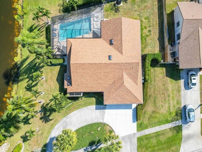 14148 Paddock Dr in Wellington, FL - Building Photo - Building Photo