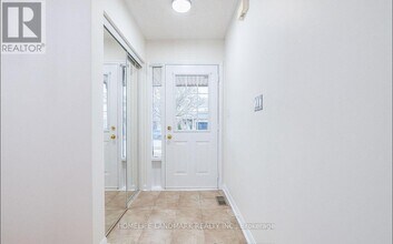 2507 Appalachain Dr in Oakville, ON - Building Photo - Building Photo