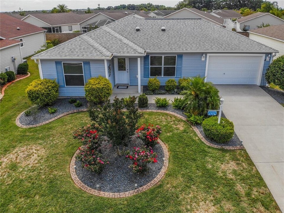 2423 Ansley Path in the Villages, FL - Building Photo