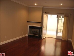 1135 Rexford Dr in Los Angeles, CA - Building Photo - Building Photo