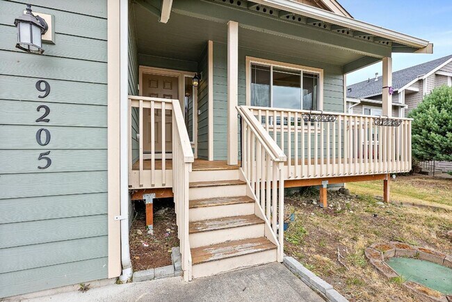 9205 Carys St SE in Yelm, WA - Building Photo - Building Photo
