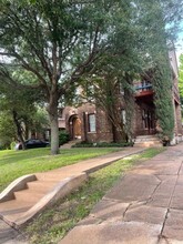 1818 Summit Ave in Dallas, TX - Building Photo - Building Photo