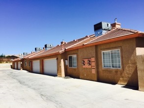 602 Yellow Meadow Ct in Bakersfield, CA - Building Photo - Building Photo