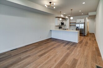 4873 Lacy Rd in Fitchburg, WI - Foto de edificio - Building Photo