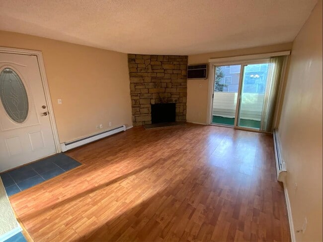 10150 E Virginia Ave in Denver, CO - Building Photo - Building Photo