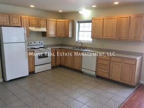 41 Vafiades Ave, Unit 2 in Hermon, ME - Building Photo - Building Photo