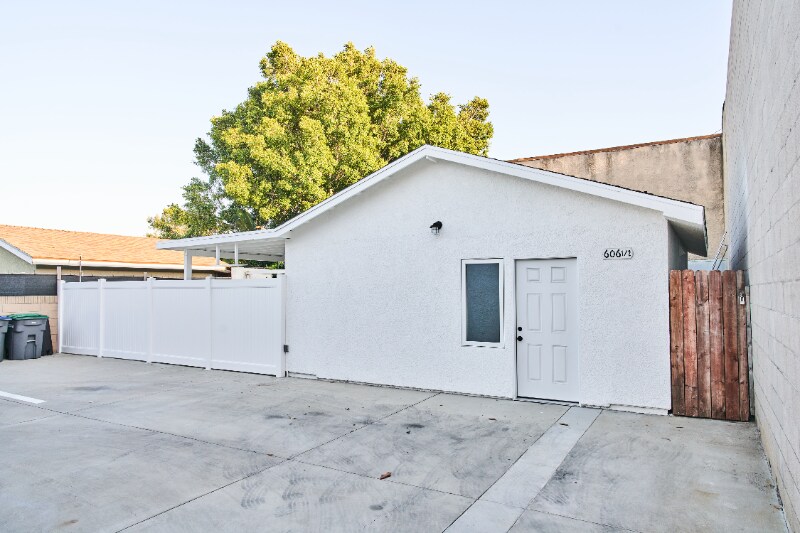 606 E Realty St in Carson, CA - Building Photo