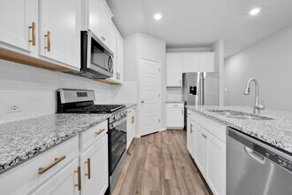 13166 Maridell Park in San Antonio, TX - Building Photo - Building Photo