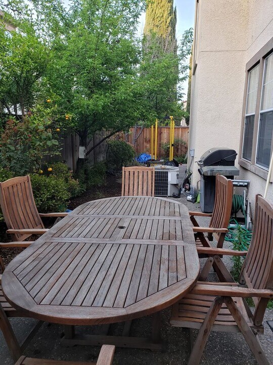 2295 Lenox Pl in Santa Clara, CA - Building Photo