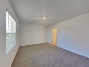 6990 Faben Ln in Zephyrhills, FL - Building Photo - Building Photo