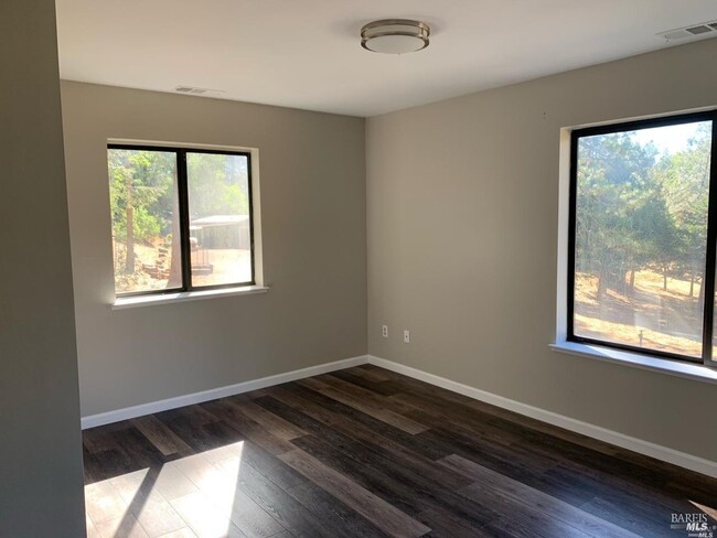 property at 622 White Cottage Rd N