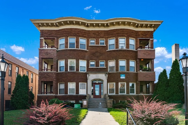 2311 W Wisconsin Ave