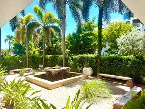 1045 10th St in Miami Beach, FL - Building Photo - Building Photo