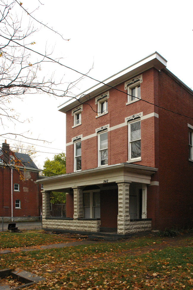 942 S 6th St in Louisville, KY - Building Photo - Building Photo