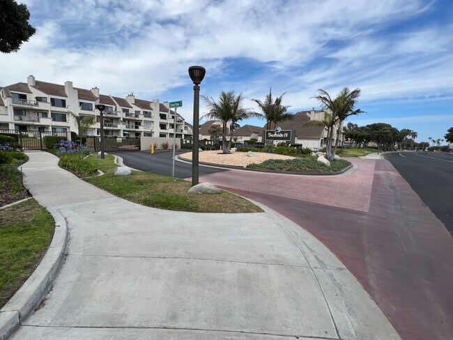 property at 750 Island View Cir