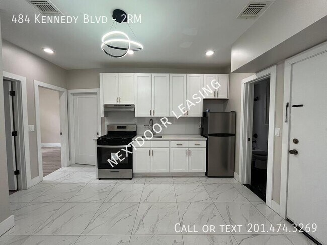 484 John F. Kennedy Blvd in Bayonne, NJ - Building Photo - Building Photo