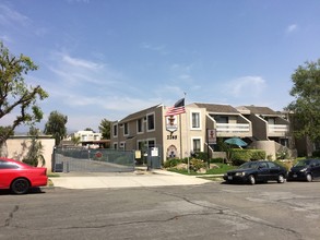 Fountain Place Apartments in Highland, CA - Building Photo - Building Photo