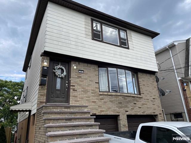 46 Schuyler Ave, Unit 2