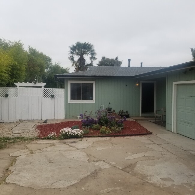 313 Lakeview Rd
