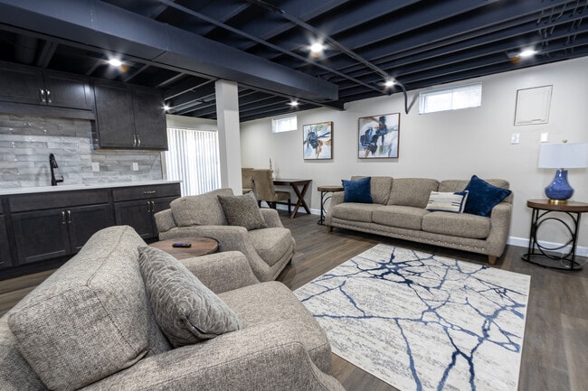 property at 1287 Walnut Trl Ct