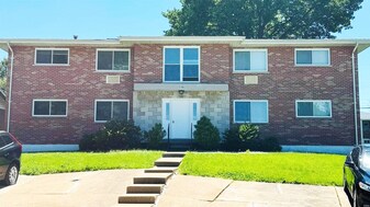 230 Carrington Ln, Unit A in St. Louis, MO - Building Photo