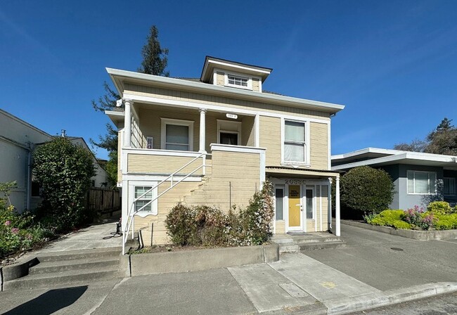 property at 2033 Jefferson St